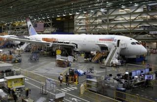 米連邦航空局、ボーイングを調査　中型機787の耐久性で内部告発