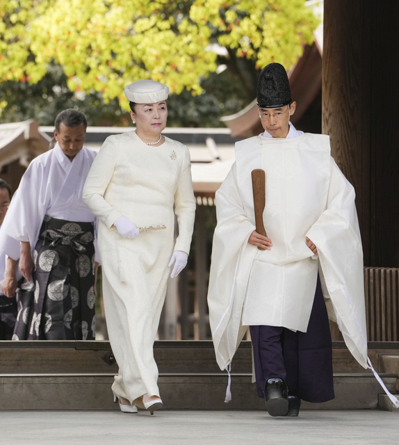 昭憲皇太后110年祭で参拝　信子さまや久子さまなど