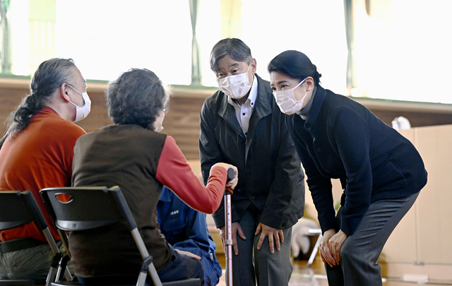 両陛下、復興願う　見ごろのサクラ「心の癒やしとなること願う」