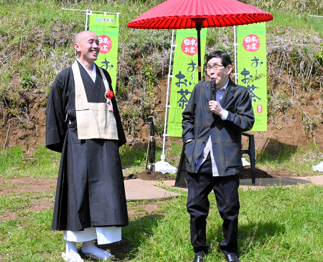 スミちゃんへの思い込め　桜咲き満ちる「欽ちゃん寺」計画進む