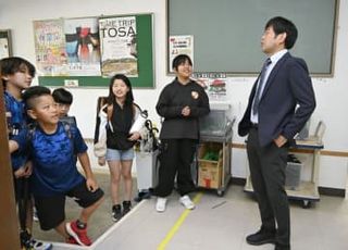 高知県内の全13校が再開　四国震度6弱、JRも復旧