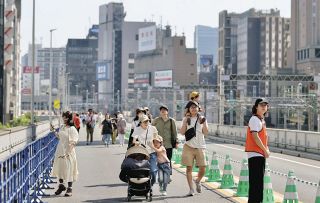 高速道路で銀座をブラリ　「GINZA SKY WALK 2024」　新橋ー京橋２㎞、新幹線も間近に