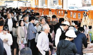 輪島朝市、2度目の金沢出張開催に9500人　「たくさんのお客さんから元気もらえた」