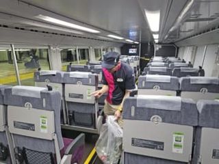 折り返し想定した作業の訓練公開　中央快速線に導入のグリーン車