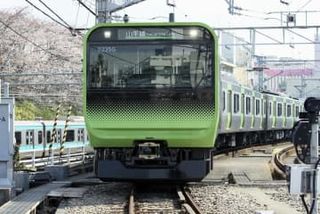 JR山手線車内にヘビか　見つからず、けが人なし