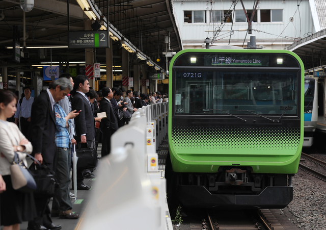 山手線に「ヘビのような小動物」出没　JR東日本、けが人なし