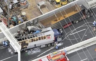 首都高３人死亡「風邪薬飲んだ」　逮捕の男が供述、警視庁捜査