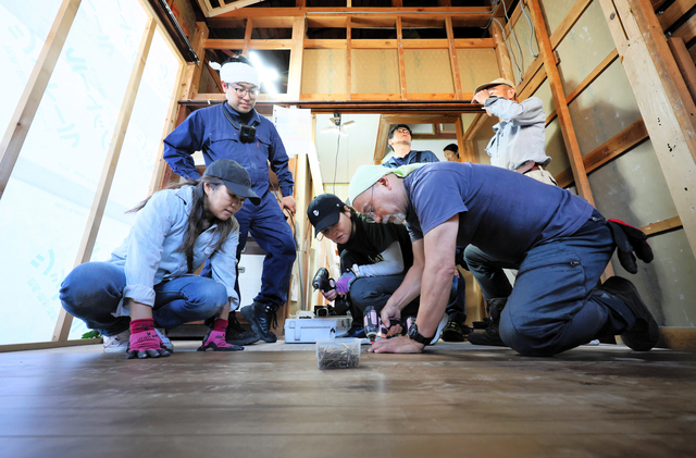 丸ごと1棟で学ぶDIY　担い手育成で「お金かけずに」空き家再生へ