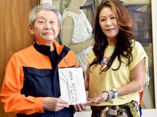 大黒摩季さん、珠洲でミニライブ　参加者と「ら・ら・ら」を合唱