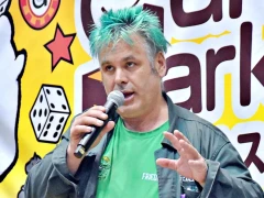 “緑の人”Friedemann Friese氏が語るゲームデザイン。「ゲームマーケット2024春」の特設ステージで行われたトークショウをレポート