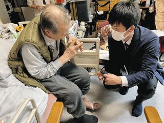 大阪市どうして全国最高額？　介護保険料9249円、平均を3000円も上回る　最も安い村にも事情を聞いた