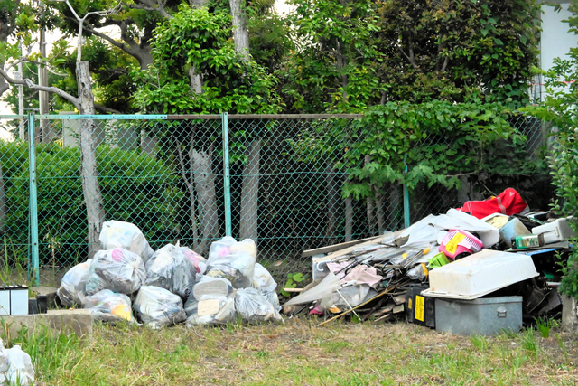 ゴミ集積場に生後間もない男児の遺体　死体遺棄容疑視野に捜査　横浜