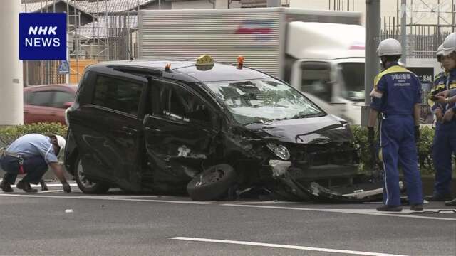 京都市中心部の交差点でタクシーが逆走 車6台絡む事故 3人けが