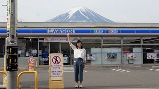 【動画】富士山コンビニ撮影殺到で「目隠し」　マナー違反に対策　山梨・富士河口湖町