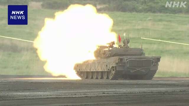 陸上自衛隊 実弾を使った大規模な射撃演習 静岡 東富士演習場