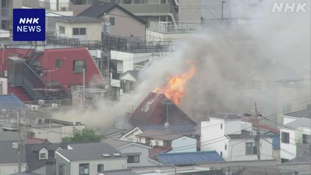 【ライブ】足立区千住元町で住宅火災 逃げ遅れの情報も