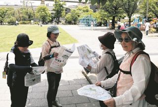 新聞をガイドブックに街歩きしたら「地元の良さを再発見」　江東区でウオーキングイベント「東京てくてく」