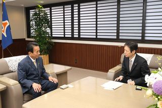 鈴木静岡知事、リニア「推進の必要」認識＝丹羽ＪＲ東海社長と面会