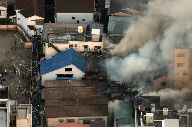 横浜中華街で火災　「大量の黒煙が出ている」と通報、消防が消火活動