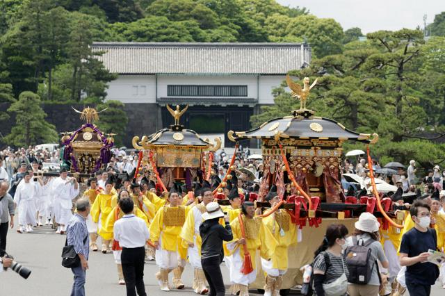 都心で500人の王朝行列、優雅な歴史絵巻　日枝神社山王祭の神幸祭