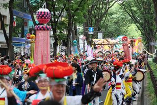 東北の夏祭り集結、公道パレード＝復興願う「絆まつり」―仙台