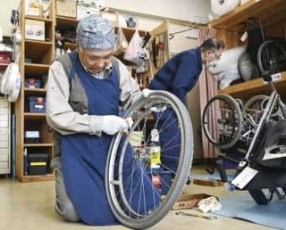 「もったいない」廃棄の車いすをリユース　ごみ削減目指す札幌市がNPOと協定