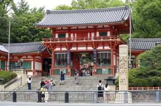 京都祇園祭で酒提供見送り　八坂宮司の辞意受け観光協会