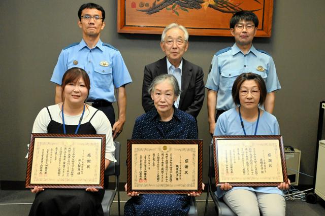 「おばあちゃんち行く」迷子かも　小5を保護したコンビニ店員3人