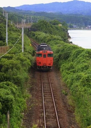 山陰線、一部区間で運転再開　JR西、大雨被災から1年ぶり