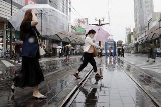 東北が梅雨入り、奄美は明ける　全国で平年より遅い梅雨入り