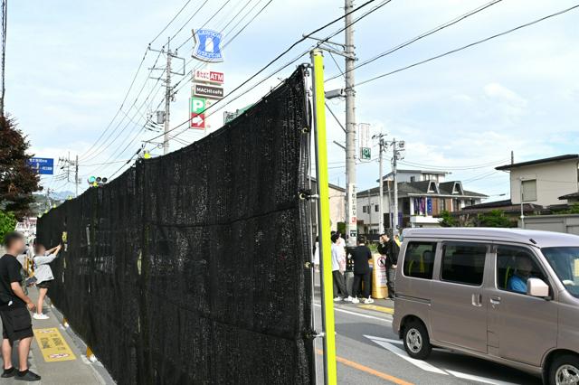 富士山隠す黒い幕、秋にも茶色に張り替えへ　景観を改善、材質は強化