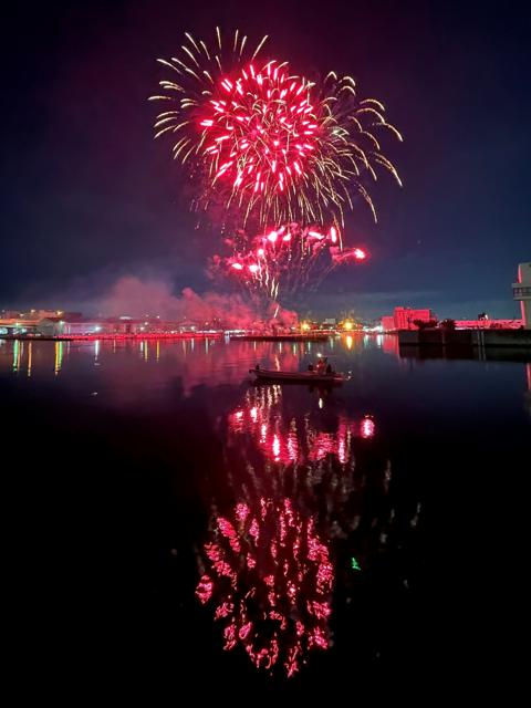 燃えかすで港のボートが損傷、花火大会中止へ　ふなばし市民まつり