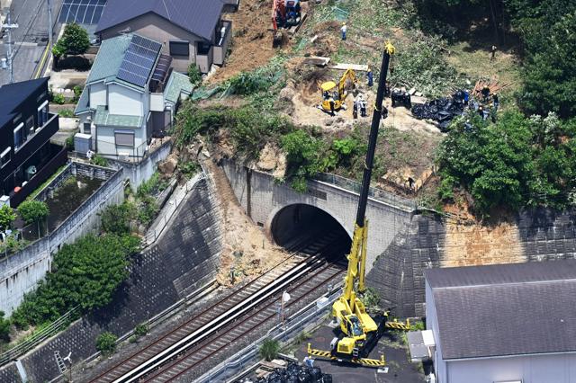 近鉄けいはんな線、29日も終日運転見合わせ　奈良・生駒の土砂崩れ