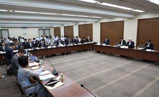 年金、３３年後に２割目減り＝現役収入の５割は維持―低年金対策検討へ・厚労省財政検証