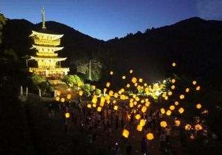 竹あかりの熊野古道歩く、和歌山　世界遺産登録２０年でイベント