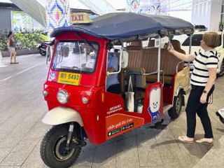 進化したタイ名物、排ガスなしアプリで配車　庶民の足、3輪タクシー「トゥクトゥク」