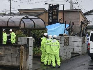 牛久市ひき逃げ死亡は全焼宅住人　茨城県警、関連調べる