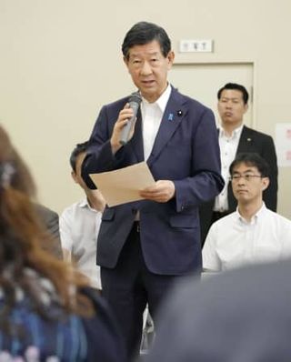 環境相、離島の水俣病団体と面会　発言遮断問題受けた再懇談3日目