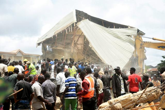 ナイジェリアで学校倒壊、試験中の生徒ら約20人死亡　豪雨続いた後