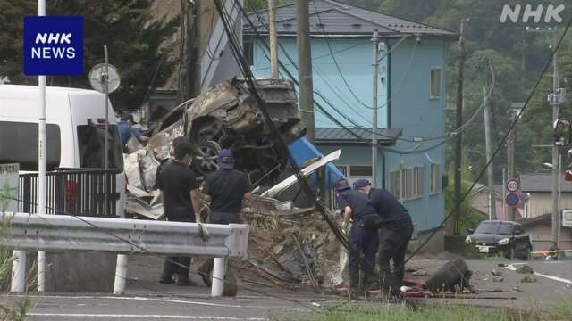 青森 三沢 道路脇の小屋に車が衝突し炎上 2人死亡