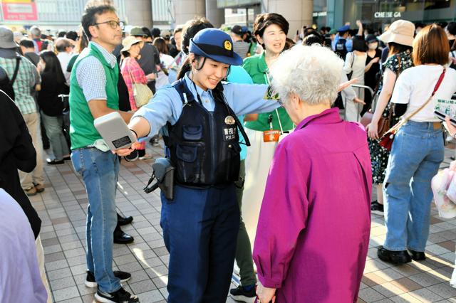 トランプ氏狙撃事件で警察庁が警護徹底指示　銃器の攻撃に備え