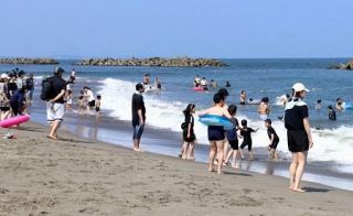 仙台の海水浴場１４年ぶり海開き　津波時の避難場所確保