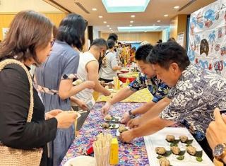 北京で沖縄の魅力発信イベント　泡盛、島唄体験も