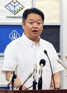 富士登山の閉鎖時間議論へ　山梨知事、駆け込み問題視