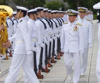 潜水手当不正、新たに１０００万円＝依願退職者分など合算漏れ―「非公表は判断ミス」局長謝罪・防衛省