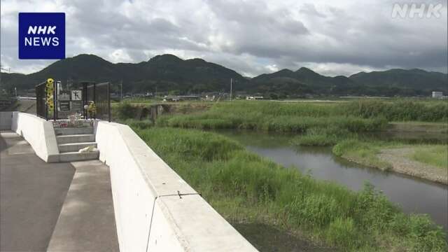 福岡 夏休みの川遊びで児童3人死亡事故から1年 地元の人ら悼む