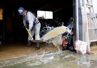 豪雨の甚大被害に疲労や不安　山形の住民「いつ元の生活に」