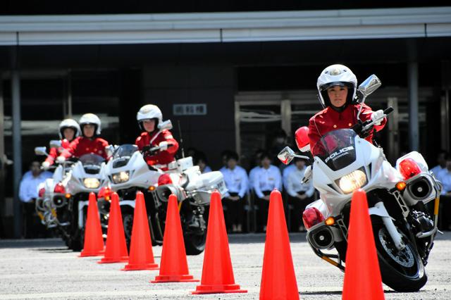 志願者数10年で4割減、警視庁が採用イベント　訓練実演で魅力発信