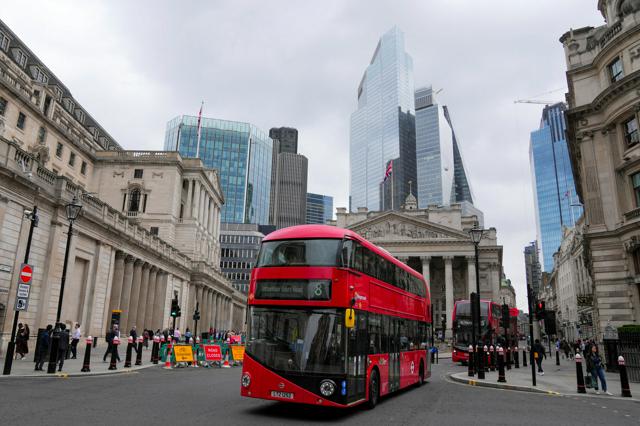 英国中銀、0.25%利下げを決定　インフレ一段落、4年5カ月ぶり