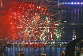 花火大会が中止、中止、中止…　ゲリラ豪雨だけが理由ではない　コロナ後に変わった住民意識とは